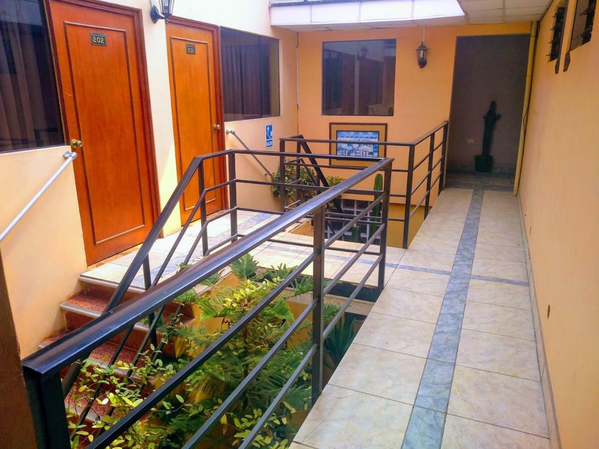 Casa Blanca Hospedaje Huamancaca Экстерьер фото